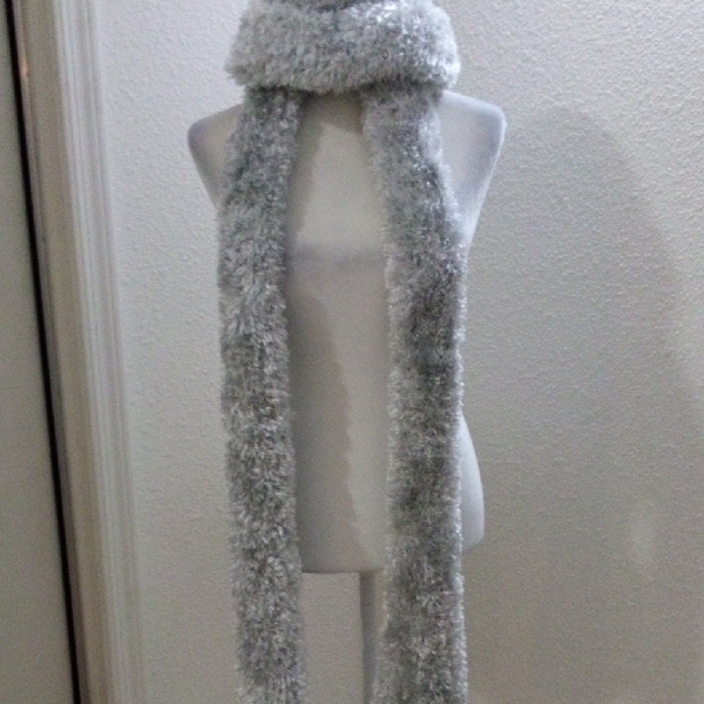 Elegant Gray Women's Scarf